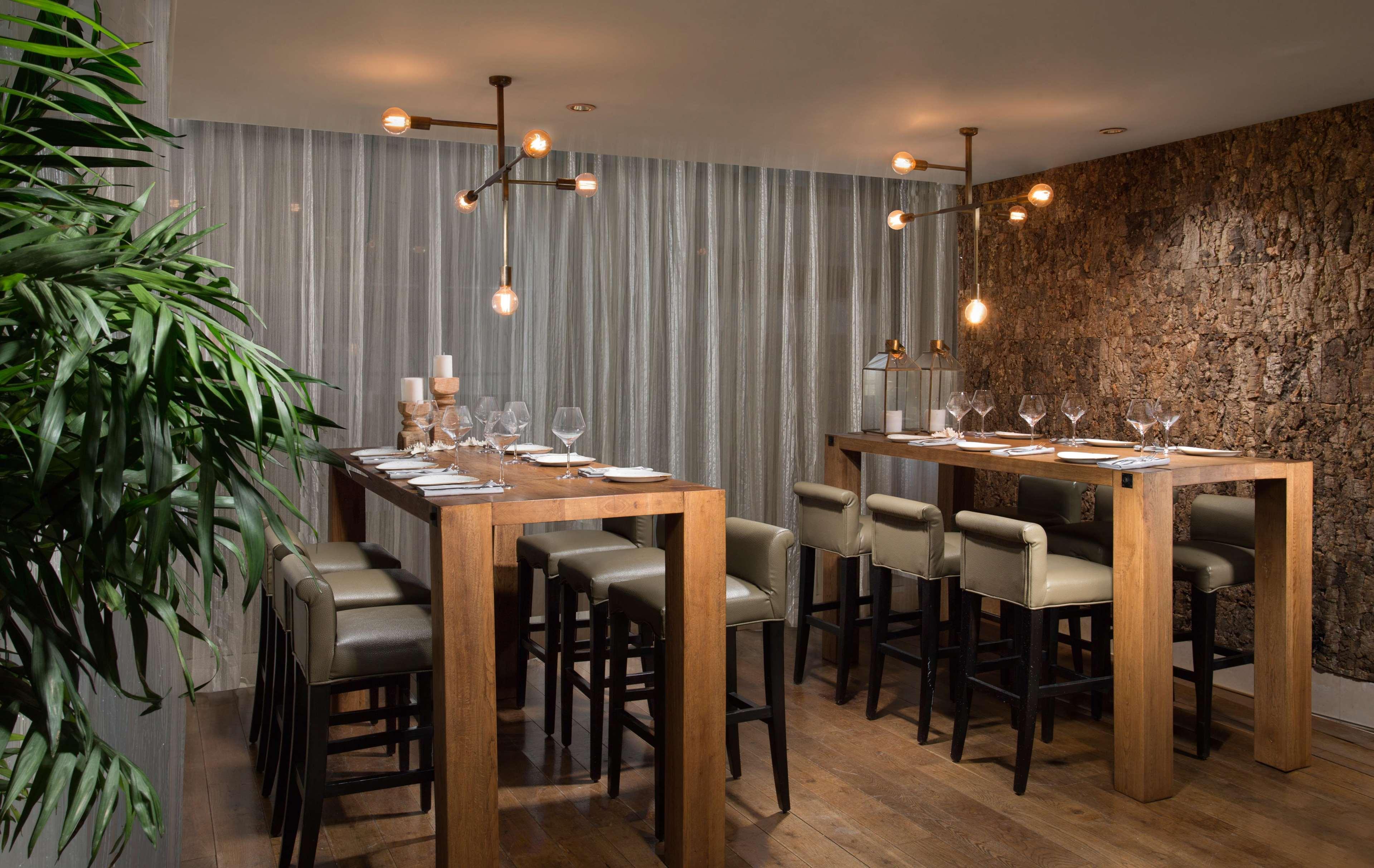 Carlton Tel Aviv Hotel - Luxury On The Beach Exterior foto The bar at the restaurant