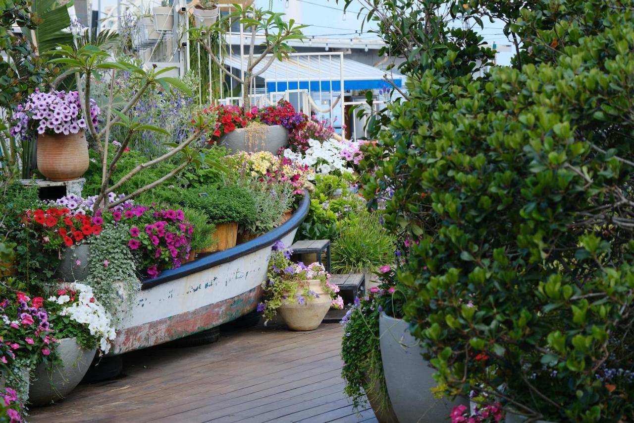 Carlton Tel Aviv Hotel - Luxury On The Beach Exterior foto The Flower Boat