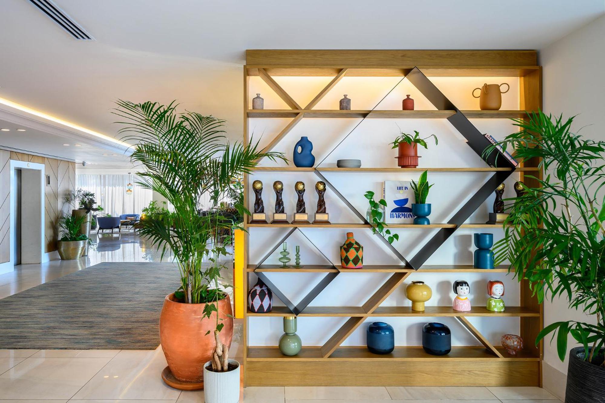 Carlton Tel Aviv Hotel - Luxury On The Beach Exterior foto The interior of the hotel